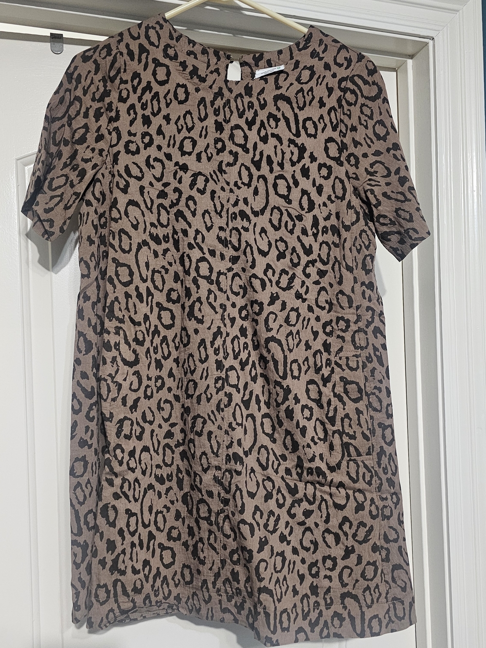 Women's Short-Sleeve Leopard Print Dress - Brown/Black